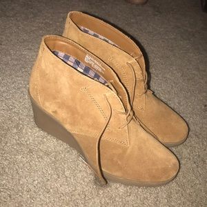 Worn once- white mountain wedges